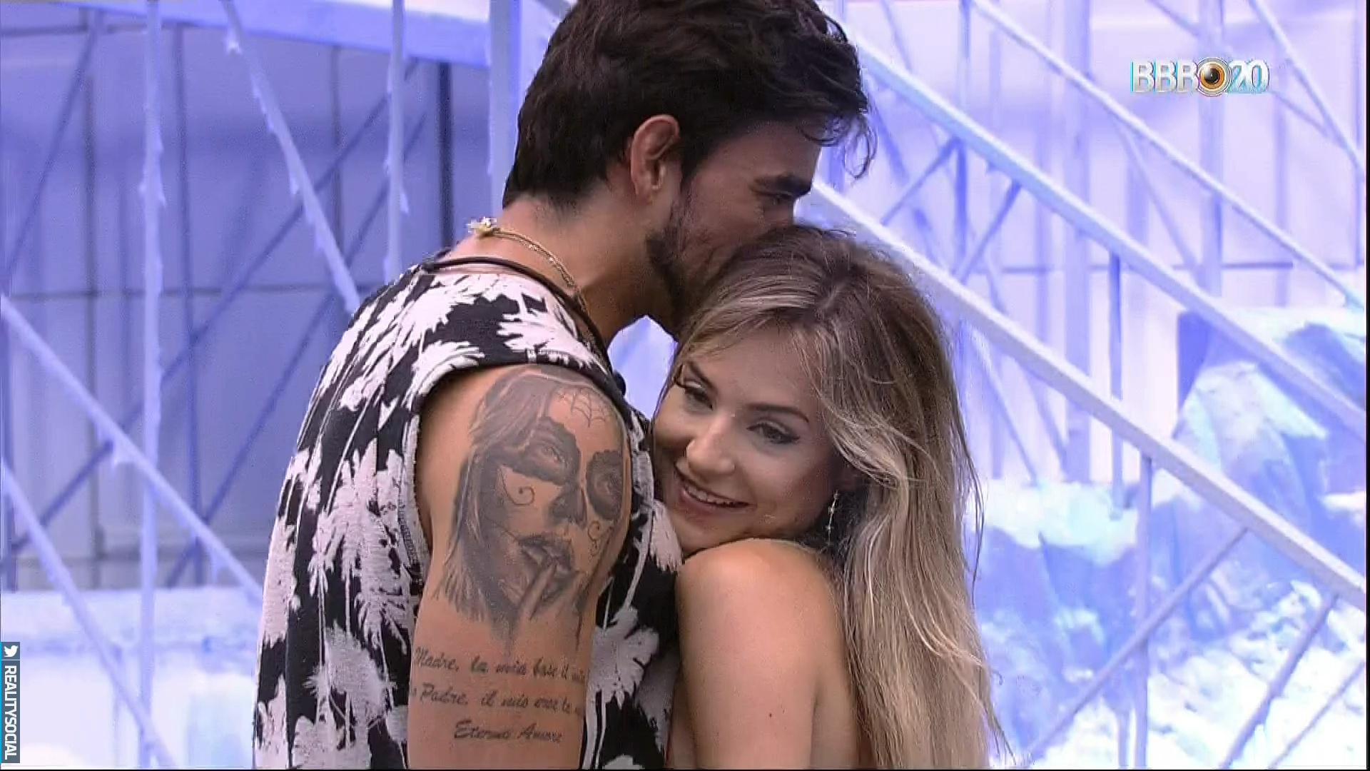 Gabi e Guilherme formam o primeiro casal da casa (Foto: Reprodução/Internet/TV Globo)
 