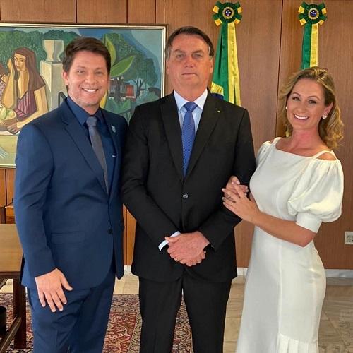 Mário Frias, Bolsonaro e Juliana Frias - Foto: reprodução @mariofriasoficial