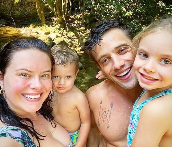 Rafael Cardoso, a esposa, e os filhos foram contaminados (Foto: Reprodução/Instagram)