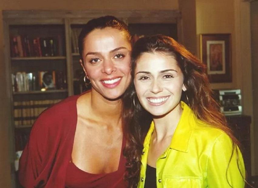 Vanessa Machado e Giovanna Antonelli como as personagens Simone e Capitu, respectivamente, na novela "Laços de Família", em 2000 - Foto: reprodução