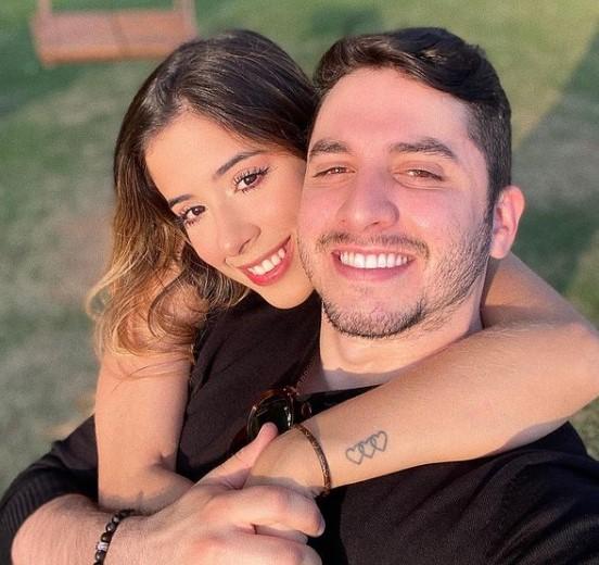 Bruna Hazin agora está noiva do cantor Jonas Esticado (Foto: Reprodução/Instagram)