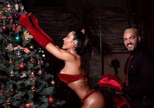 Casal Tudão em novo ensaio sensual de Natal (Foto: Reprodução/Instagram/Tiago Brov)