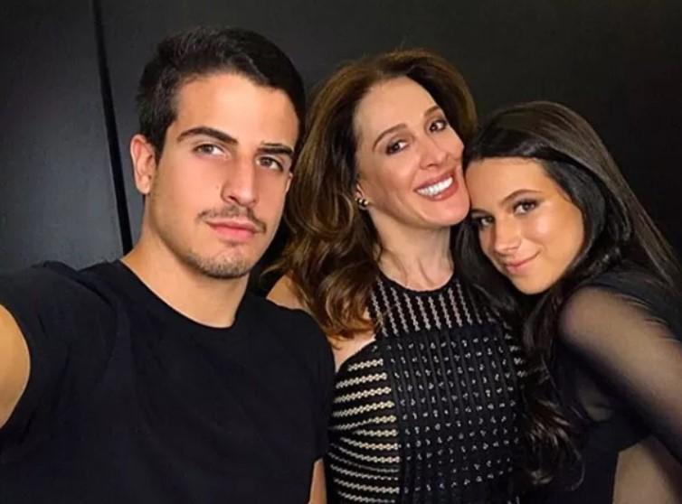 Enzo Celulari, Claudia Raia e Sophia (Foto: Reprodução/Instagram)