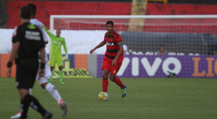 Zagueiro afirma que Sport está focado no Bahia, mesmo com atual retrospecto. Foto: JC Imagem