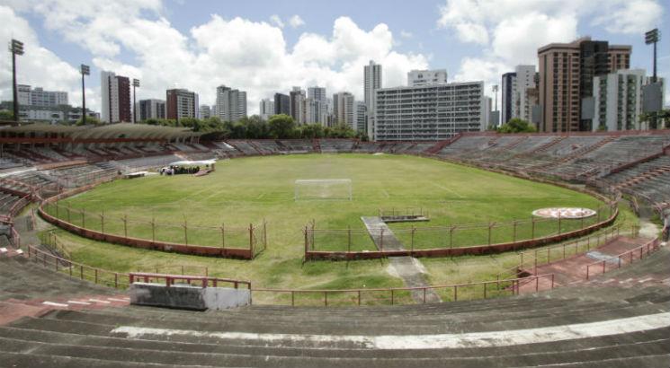 Estádio não recebe jogos há três anos. Foto: Bobby Fabisak/JC Imagem