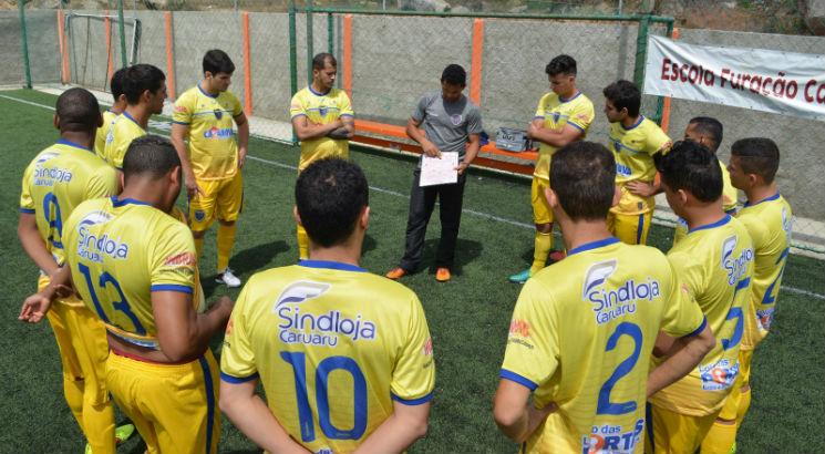 O time começou no futebol society. Foto: Divulgação/Caruaru City