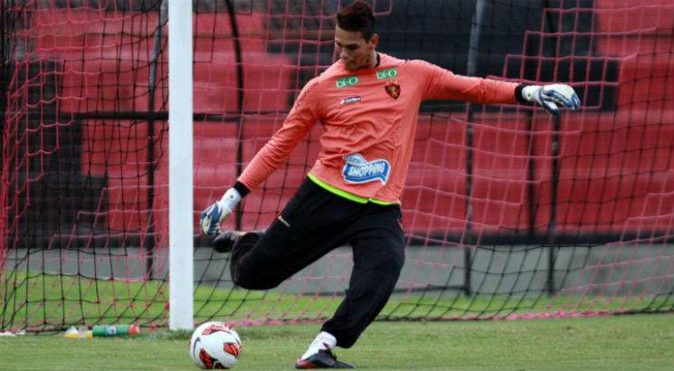 Saulo foi revelado pelo Sport e chegou até a marcar um gol. Foto: Rodrigo Lôbo/Acervo JC Imagem