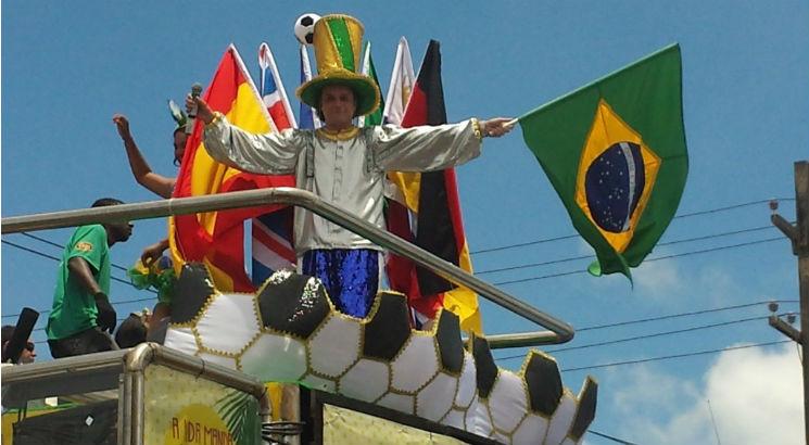 No ano da Copa do Mundo no Brasil, a banda homenageou o evento. Foto: Divulgação