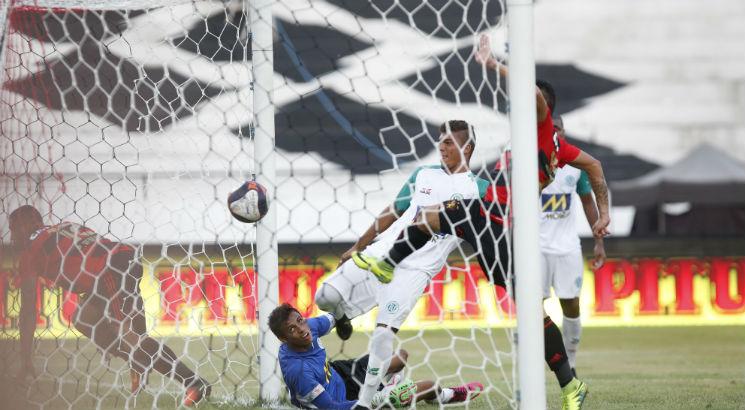 Paulo Henrique foi o autor do gol da vitória do Sport sobre o Belo Jardim. Foto: Diego Nigro/JC Imagem
