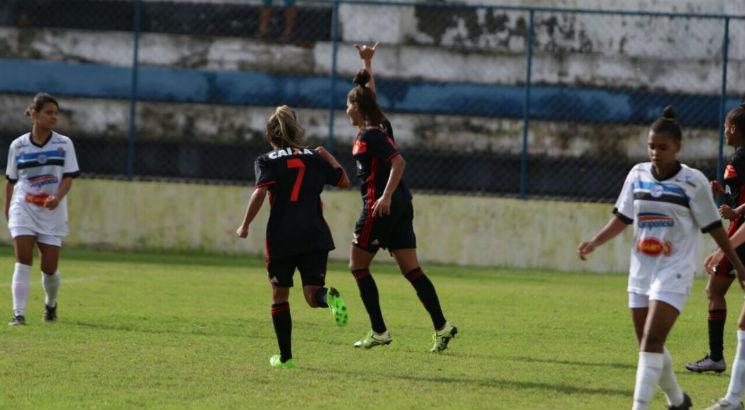 Futebol feminino não tem calendário oficial no país no segundo semestre. Foto: Anderson Freire/Sport Club do Recife.