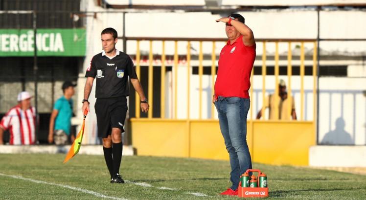 Técnico lembrou também da proximidade da classificatória para a Copa do Nordeste. Foto: Guga Matos/JC Imagem