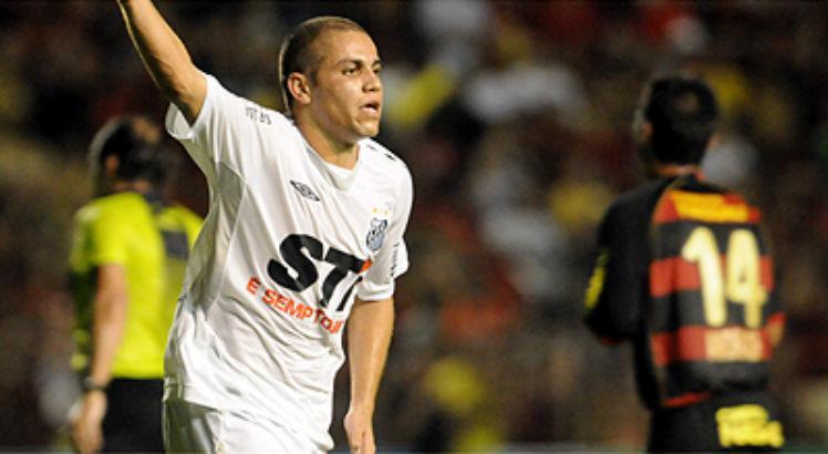 Em 2009, gol do Santos foi marcado por Felipe Azevedo, que depois defenderia o Sport. Foto: Agência Estado