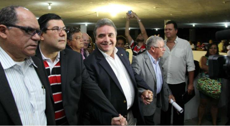 Antonio Luiz Neto vai tentar ser presidente  do Santa Cruz pela terceira vez. Foto: Rodrigo Costa / JC Imagem