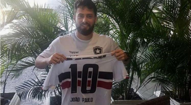 João Paulo faz parte do elenco do Botafogo, que enfrenta o Sport na noite desta quarta (8). Foto: Instagram/Reprodução