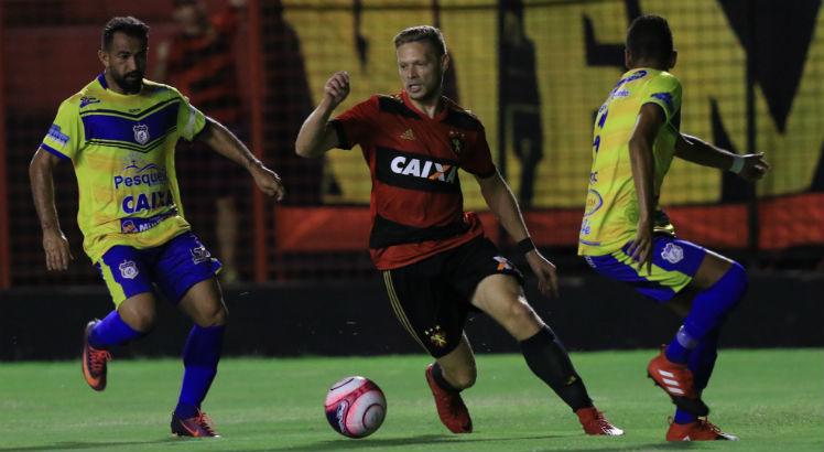 Meia tem quatro gols na temporada até agora. Foto: Guga Matos/JC Imagem