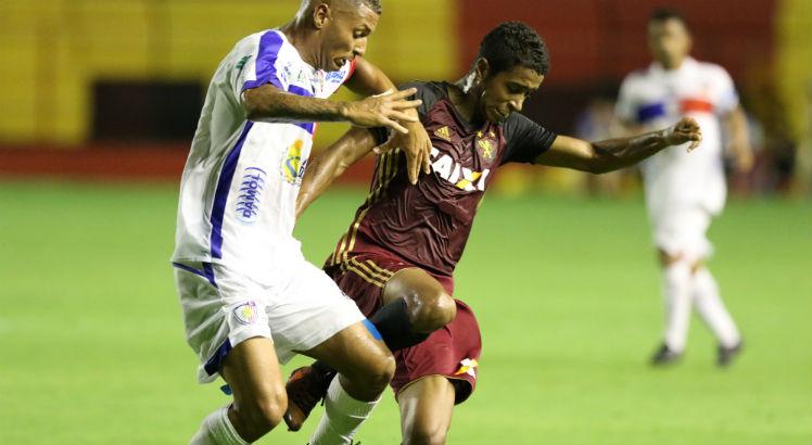 Jogador terá seu primeiro clássico no Recife. Foto: Bobby Fabisak/ JC Imagem.