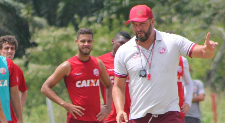 Wagner Lauretti entrou como titular no treino comandado por Roberto Fernandes, e é uma das opções para o segundo jogo contra o Itabaiana. Foto: Ascom Náutico