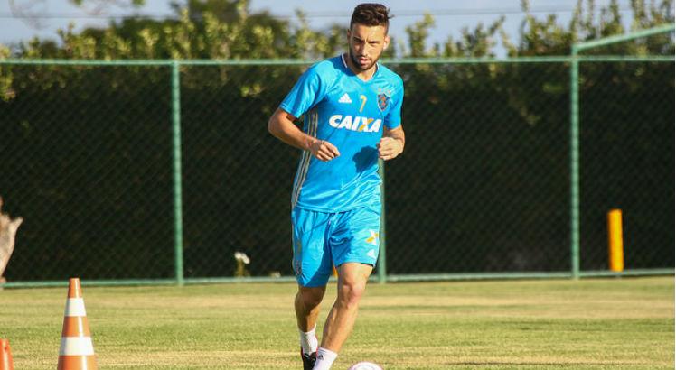 Zagueiro ressalta foco nos treinos para manter o ritmo. Foto: Williams Aguiar/Sport Club do Recife