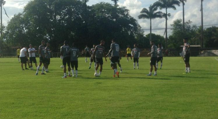 Júnior Rocha também citou também que é preciso ver jogadores em campo para pensar em reforços. Foto: Leonardo Vasconcelos/Blog do Torcedor