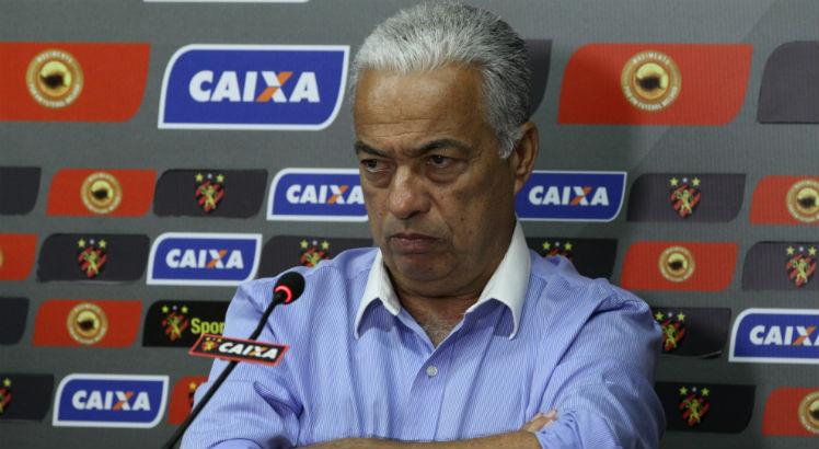 O vice-presidente de futebol do Sport revelou que a diretoria foi cobrar resultados do elenco. Foto: Guga Matos/JC Imagem
