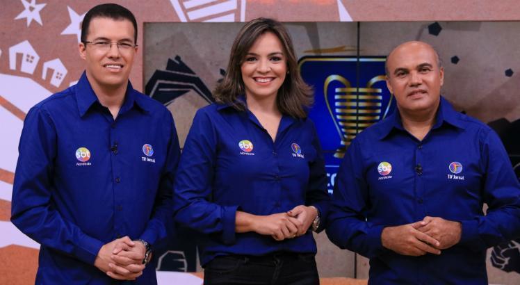Lorena Gomes, Maciel Júnior e Aroldo Costa comandaram a transmissão
Guga Matos/JC Imagem