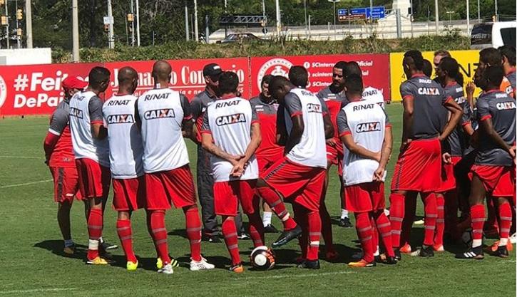 Além de Mazola Júnior, outros conhecidos do futebol de Pernambuco estão no time alagoano. Foto: Ascom CRB