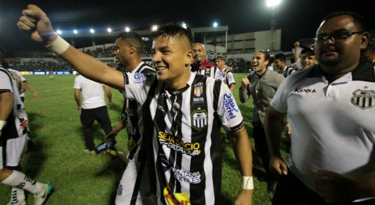Júnior Lemos foi quem iniciou a jogada para o gol da Patativa. Foto: Alexandre Gondim/JC Imagem