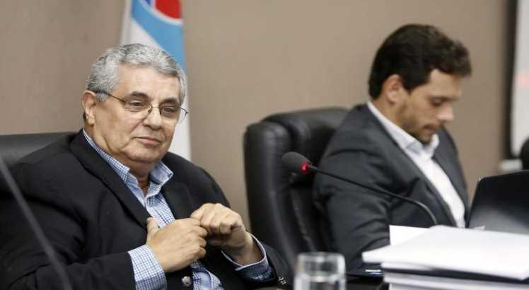 Rubens Lopes(E), presidente da Federação do Rio, solicitou veto a árbitros paraibanos. Foto: Divulgação/FERJ