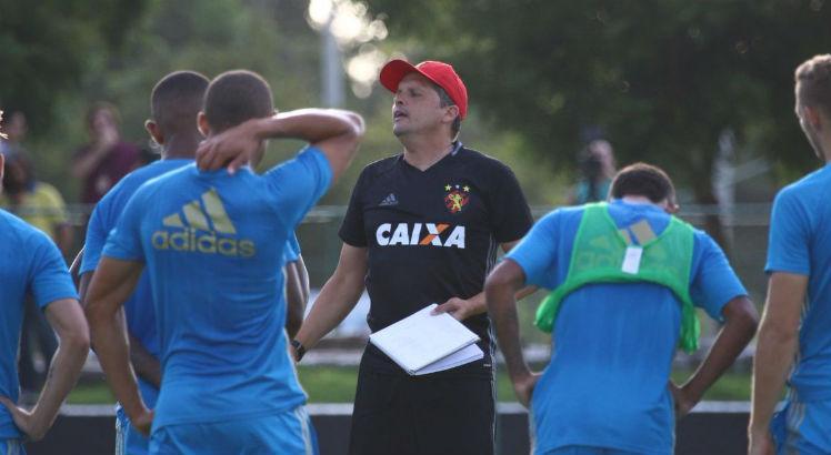 Técnico do Sport já confirmou o time que vai entrar em campo contra o Ceará. Foto: Williams Aguiar/Sport Club do Recife