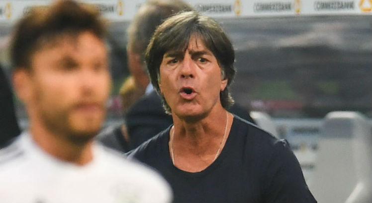 Técnico vem sendo contestado desde a queda na fase de grupos da Copa do Mundo de 2018. Foto: AFP