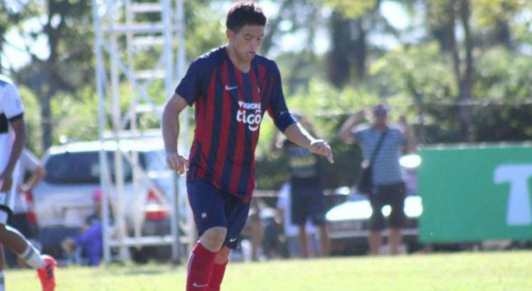 Fernando Ovelar é o jogador mais jovem a disputar uma competição nacional no Paraguai. Foto: Divulgação.
