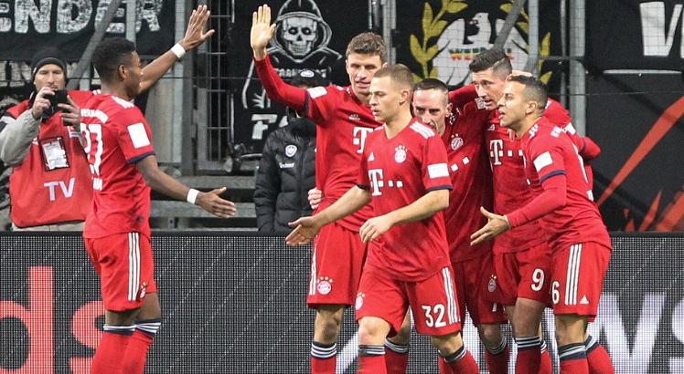 Bayern de Munique é um dos quatro clubes que vai ajudar financeiramente os times menores da Bundesliga. Foto: AFP