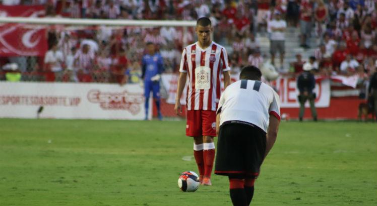 Lucas Paraíba chegou ao clube em 2014, mas para a quadra. Foto: Léo Lemos/Náutico
