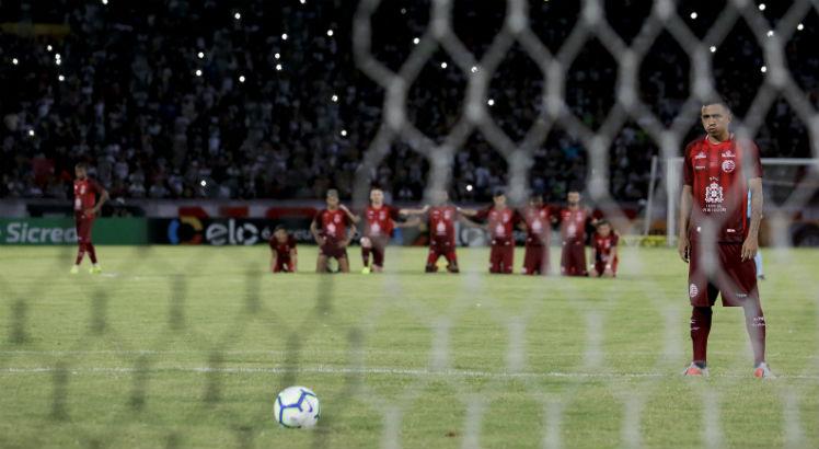 Timbu caiu na segunda fase da Copa do Brasil diante do Santa Cruz, nos pênaltis. Foto:  Brenda Alcântara/JC Imagem