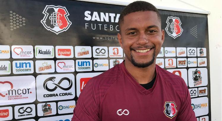Aos 20 anos, Anderson tem a primeira chance como profissional no Palmeiras. Foto: Davi Saboya/JC