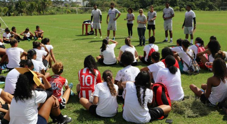 O Náutico (foto) e o Sport receberão R$ 50 mil para o futebol feminino, da CBF. Foto: Divulgação/Náutico