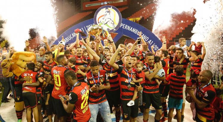 Leão conquistou seu 42º título estadual. Foto: Léo Motta/JC Imagem