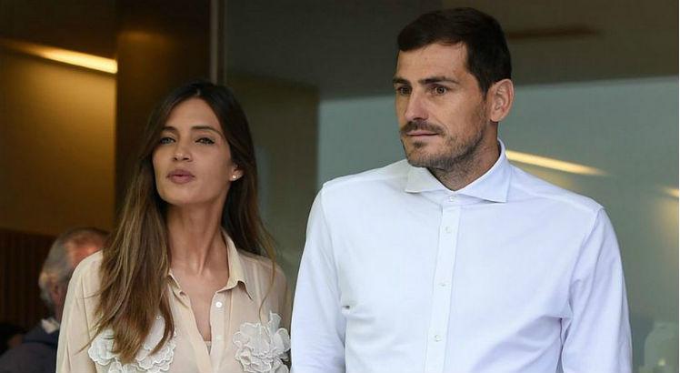 Iker Casillas ao lado da esposa Sara Carbonero. Foto: AFP