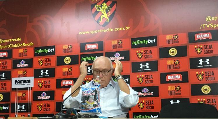 Milton Bivar explicou também sobre como o clube pretende fazer com os funcionários. Foto: Filipe Farias/Jornal do Commercio