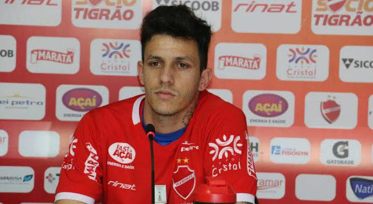 Náutico contratou o meia Jean Carlos, que teve passagem por Vila Nova e Goiás. Foto: Comunicação/Vila Nova