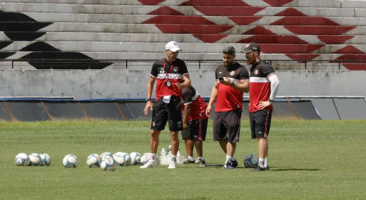 Técnico fará mudanças para que time vença no próximo domingo. Foto: Bruno Campos/TV Jornal