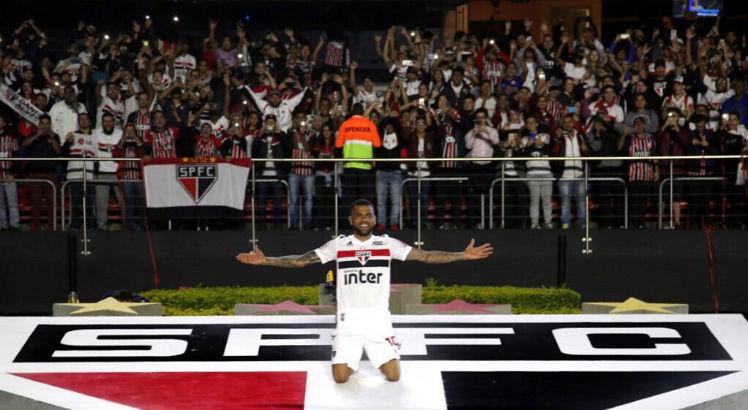 O lateral-direito Dani Alves foi apresentado oficialmente pelo São Paulo na última terça-feira. Foto: Divulgação/Twitter