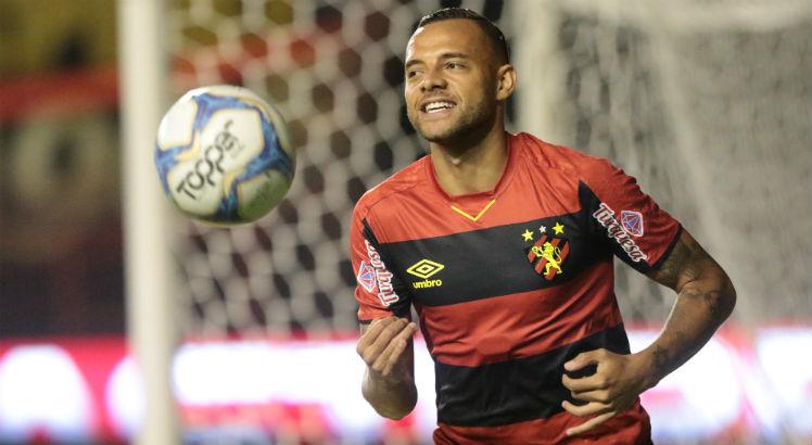 Guilherme marcou o gol da vitória do Leão. Foto: Alexandre Gondim/ JC Imagem