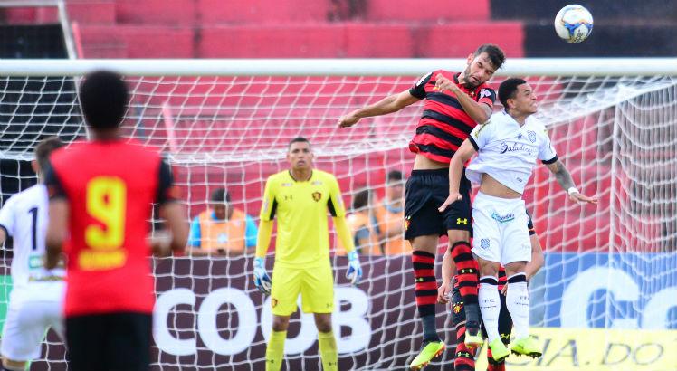 O Sport sofreu seis gols de bolas aéreas nas últimas sete partidas. Foto: Anderson Stevens/Sport Club do Recife