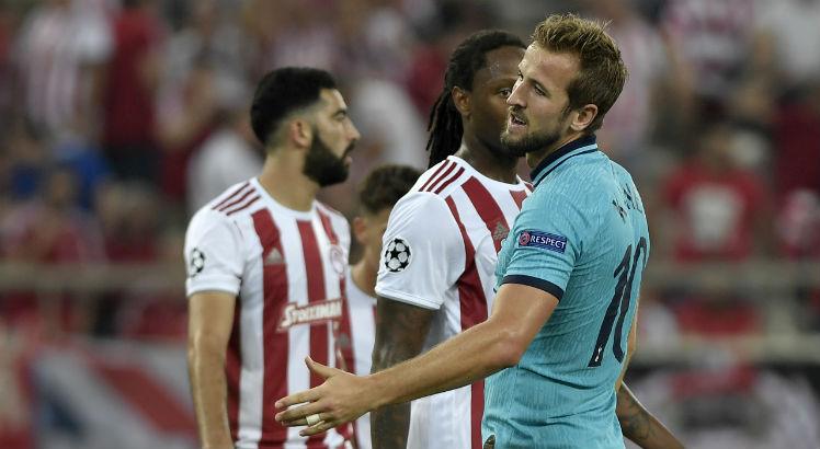 Tottenham de Harry Kane chegou a abrir 2x0. Foto: LOUISA GOULIAMAKI / AFP