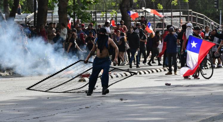 Uma onda de protestos toma o Chile. Foto: Martin BERNETTI / AFP