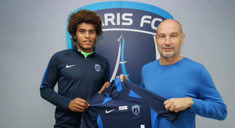 Jogador de 18 anos teve o contrato com o Nice rescindido. Foto: Reprodução/Twitter @ParisFC