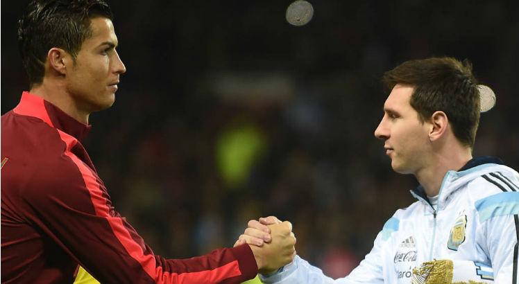 Messi e Cristiano Ronaldo reúnem juntos 11 Bolas de Ouro da Fifa. Foto: AFP
