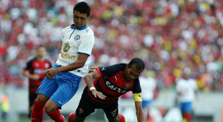 A torcida do Náutico tem questionado o clube quanto ao retorno do atacante. Foto: Felipe Oliveira / Divulgação / EC Bahia