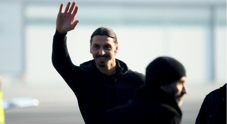Ibra voltou a defender o Milan. Foto: STR/AFP

